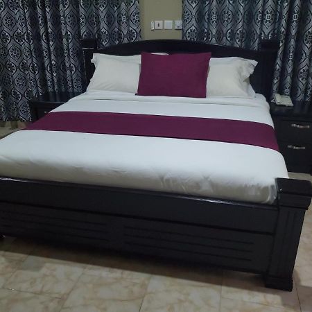 Kislas Luxury Hotel Adenta ภายนอก รูปภาพ