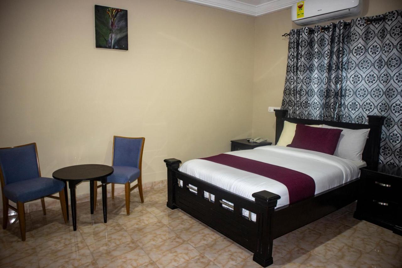 Kislas Luxury Hotel Adenta ภายนอก รูปภาพ