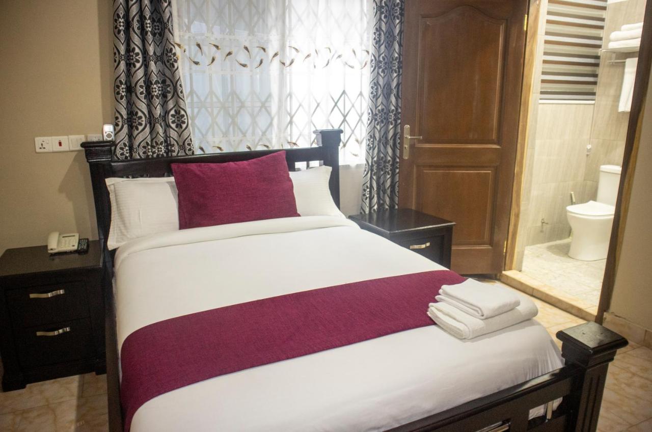 Kislas Luxury Hotel Adenta ภายนอก รูปภาพ